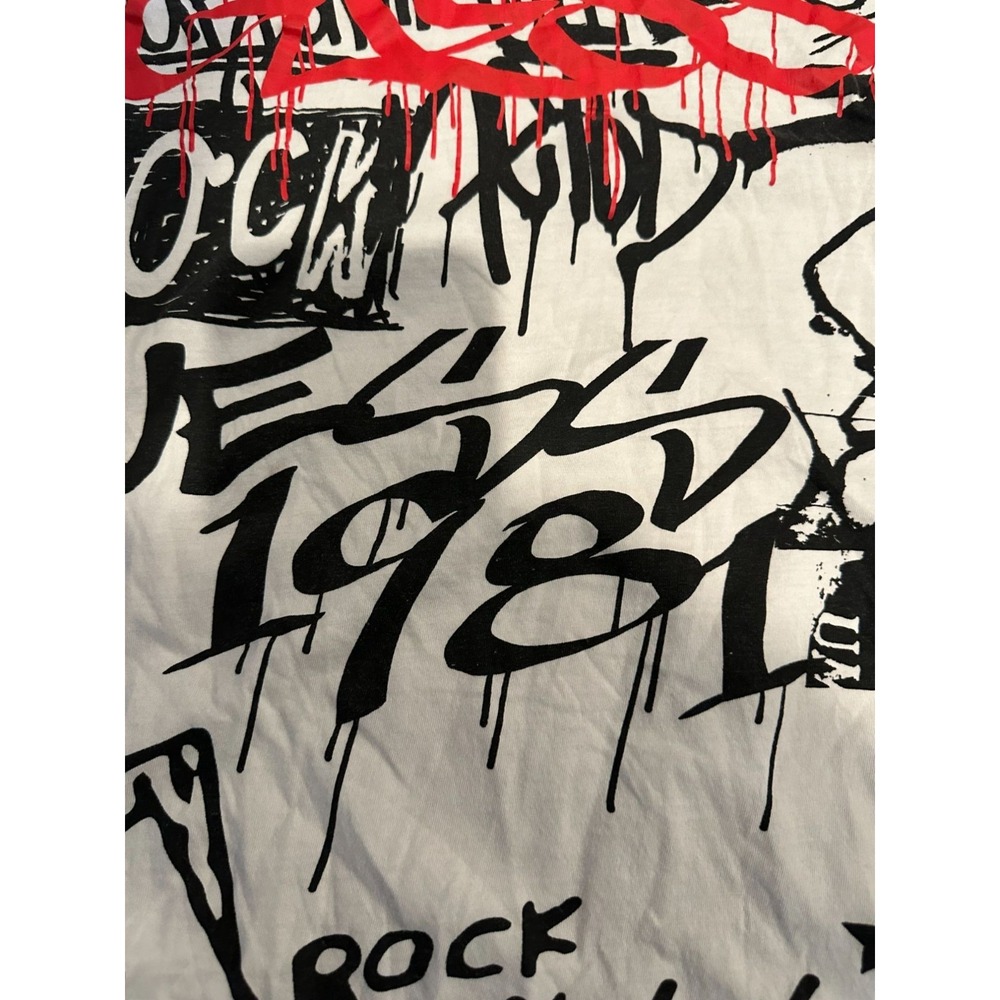Guess Graphic Tee – Size S –‎ "Rock On/Graffiti" Style - Picture 10 of 12
